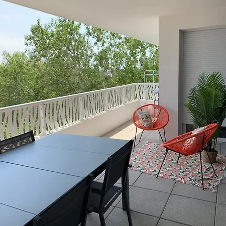 Les Terrasses Du Port カネ